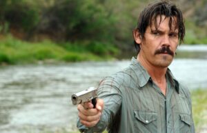 Josh Brolin aborda a resposta dividida do público ao final de Onde os Fracos Não Têm Vez 17 anos depois