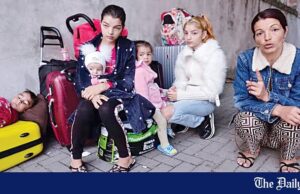 Refugiados ucranianos assistem negociações com preocupação