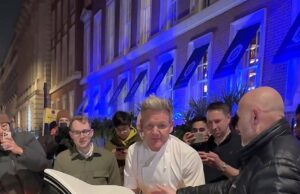 Gordon Ramsay é preenchido pelos fãs quando ele entra em seu novo Ferrari de £ 3,1 milhões depois de adicionar à sua coleção de motores de 5,6 milhões – enquanto ele completa o Sweet Act of Kindness