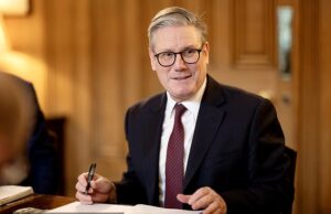 Revelado: O Plano de Manutenção de Paz da Ucrânia detalhado que Sir Keir Starmer colocará para Donald Trump em questão de dias … depois que o presidente dos EUA lançou um ataque empolgante a Zelensky