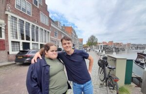 Face inocente de garoto de riso, 17 anos, que estrangulou e esfaqueou sua irmã até a morte por ser ‘irritante’ – um mês depois que este vídeo foi filmado