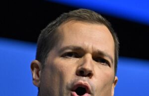 Robert Jenrick: Por que Crooks em breve poderá brincar com Keir Starmer em Champagne mais uma vez