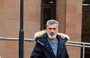 Momento chocante do pai entra em seu próprio filho e o esmaga em uma lavagem de carro em meio a ‘trapaça’, antes de ele gritar ‘Você tentou me matar por causa de uma mulher’