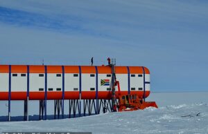 Os cientistas presos na Antártica por mais 10 meses pedem ajuda depois que o colega especialista ‘agrediu e ameaçou matar colegas’ em sua pequena base