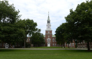 O financiamento federal federal de Dartmouth se recusa de assinar uma carta contra cortes