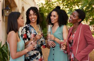 19 roupas de convidado de casamento lisonjeiras abaixo de US $ 35 na Amazon