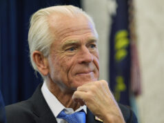 Temível conselheiro de Trump afirma que economia é “perfeita”