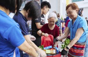 Este casal voluntário é o motivo pelo qual os residentes para sempre de Chey gostam