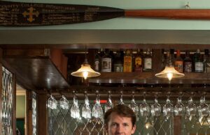 Eu afundei pintas em tantos pubs de celebridades. Estes são os melhores da Grã -Bretanha, revela Tom Parker Bowles