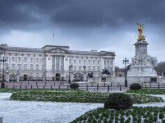 Buckingham Palace anuncia sua primeira loja de Natal de todos os tempos – vendendo presentes reais, comida e bebida