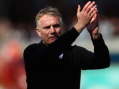 Phil Parkinson promete que Wrexham levará o impulso de promoção até o limite