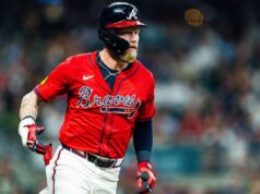 Braves coloca Jake Fraley na lista lesionada com lesão oblíqua