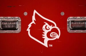 Stanquan Clark de Louisville faz cirurgia, pode perder o resto da temporada