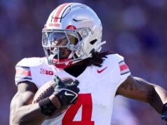 Mãe do estado de Ohio sobre o status das estrelas WRs Smith, Tate vs.