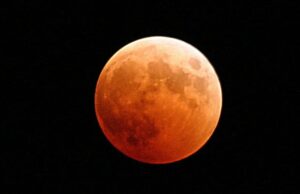 Prepare -se para ver o eclipse lunar total hoje à noite, verifique a programação