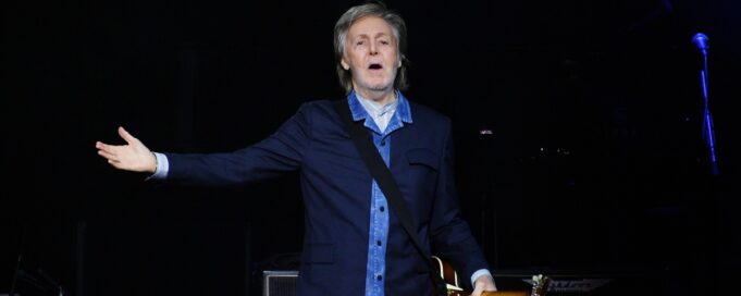 Getty_PaulMcCartney2000_091825.jpg
