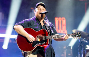 “Eu vi todos os seus comentários”: Luke Combs confirmou que ele gravou a faixa viral que está implorando pelos fãs