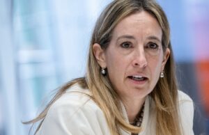 Representantes após a honra da casa.