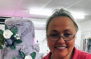 Com excesso de peso, mãe de três, 57, forçada a remover a vesícula biliar depois de apenas um ano levando Mounjaro