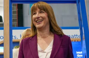 Rachel Reeves ‘para afrouxar as regras de planejamento novamente e atingir bancos por £ 2 bilhões’ enquanto ela luta para equilibrar os livros em seu orçamento