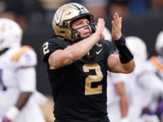 Advogado de Pavia cita o retorno do escolhido da NBA à faculdade em processo