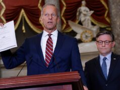 Schumer chama isso de ‘desligamento de Johnson’ enquanto o impasse do DHS se arrasta