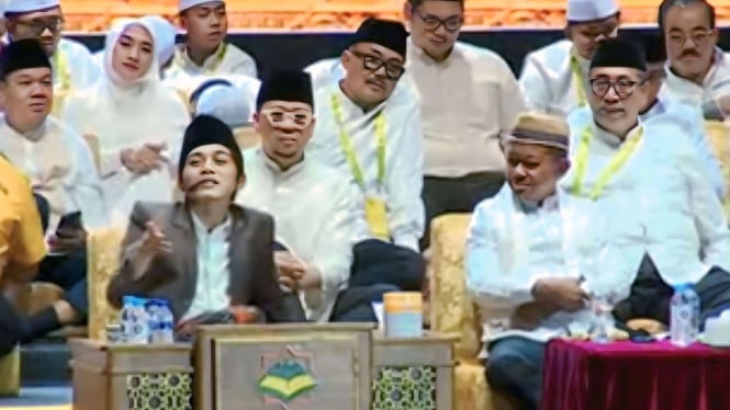 68fced3e932d1-gus-iqdam-di-hut-golkar_665_374.jpg