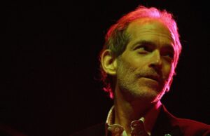 Lindsay Buckingham Bollad que Heartbreaker Benmont Tench ajudou Stevie Nicks a terminar de escrever