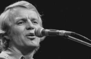 3 Hit No. 1 Hit to One Hit de 1977