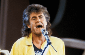 John Parar Como puxar um jejum em todo o público com “St. Elmore Fire (homem em movimento)”