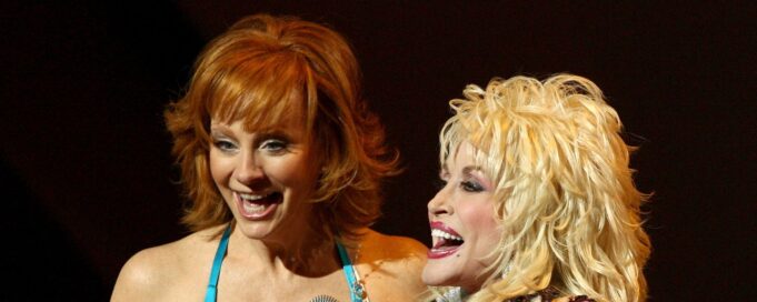 Reba-McEntire-Dolly-Parton.jpg