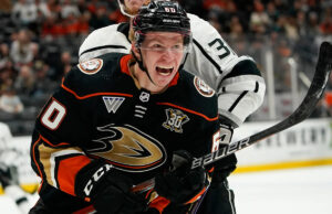 Young Defense Jackson Lakombe, 8 anos e US $ 72 milhões em expansão de contratos assinando patos