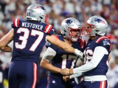 Os patriotas estão fora do ano após a AFC é os primeiros concorrentes para o anterior