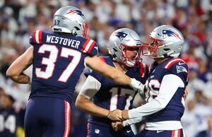 Os patriotas estão fora do ano após a AFC é os primeiros concorrentes para o anterior