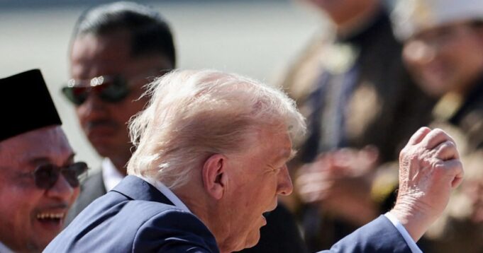 f_vert_brk_trump_asean_dance_251026-5eru0p.jpg