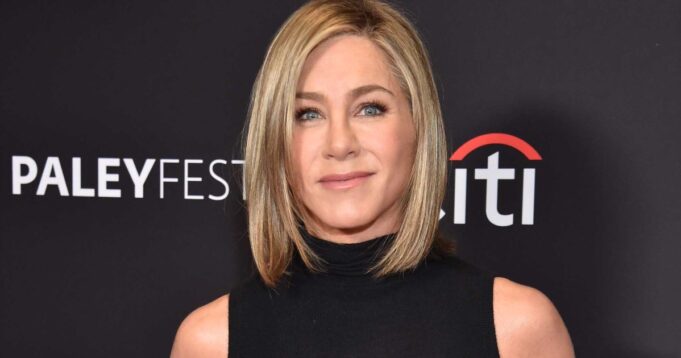 jennifer-aniston-boots.jpg