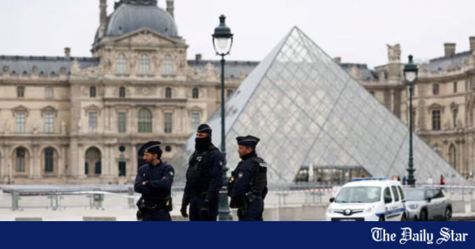 louvre.jpg