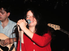 O grande sucesso do grupo de rock alternativo 10,000 Maniacs apresentava letras que contradiziam o tom da música.