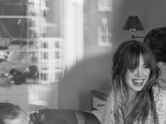 Carly Rae Jepsen está grávida: a cantora de Call Me Maybe espera o primeiro filho um mês após o casamento chocante