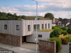 O casal Grand Designs que gastou £ 175.000 transformando seu bangalô dos anos 1960 em uma casa moderna revela que FINALMENTE o concluiu 9 anos depois – depois que os vizinhos disseram que ‘odiavam’ e que ‘parecia um galpão de jardim’