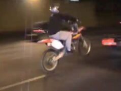 Revelado: Suspeito de roubo de £ 76 milhões no Louvre é o audacioso fisiculturista do motocross que ganhou seguidores cult com passeios imprudentes por Paris