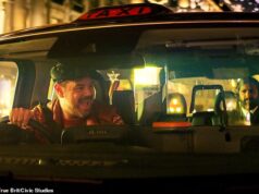 ‘Tanto espírito natalino quanto um rato morto na gemada’: o filme festivo de Eva Longoria, Danny Dyer e Pixie Lott é atacado pela crítica enquanto a adaptação inspirada em Bollywood de A Christmas Carol é considerada ‘o pior filme desde Cats’