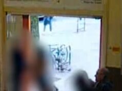 Policial recebe ordem comunitária por agredir adolescente esquivador de 15 anos