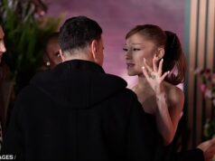 A farpa de despedida de Ariana para multidões desperta temores por sua saúde na estreia de Wicked em Nova York