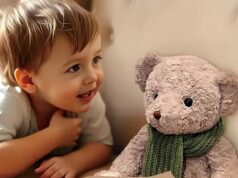 Ursinho de pelúcia infantil com IA feito na China é retirado das prateleiras depois de dar dicas de sexo e sugerir onde encontrar facas