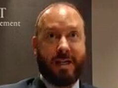 O financista que processou sua própria mãe quando ela o ‘deserdou’ depois de uma briga acirrada sobre a propriedade de sua casa em Chelsea perde uma batalha judicial de £ 2,6 milhões – e é obrigado a deixar a propriedade depois que o juiz decide que ele está ‘invadindo’