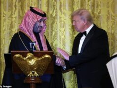 Elon Musk é pego brincando com fogo ao fazer comentários explosivos no banquete saudita de Trump