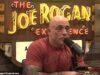 Joe Rogan destrona programa liberal icônico para se tornar o podcast mais popular do mundo