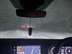 Centenas de motoristas ficam presos nas charnecas de North York enquanto nevascas deixam as estradas intransitáveis e as temperaturas caem em -11°C no Ártico