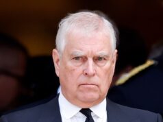 Andrew fez ‘sexo consensual com um dos funcionários de Jeffrey Epstein’